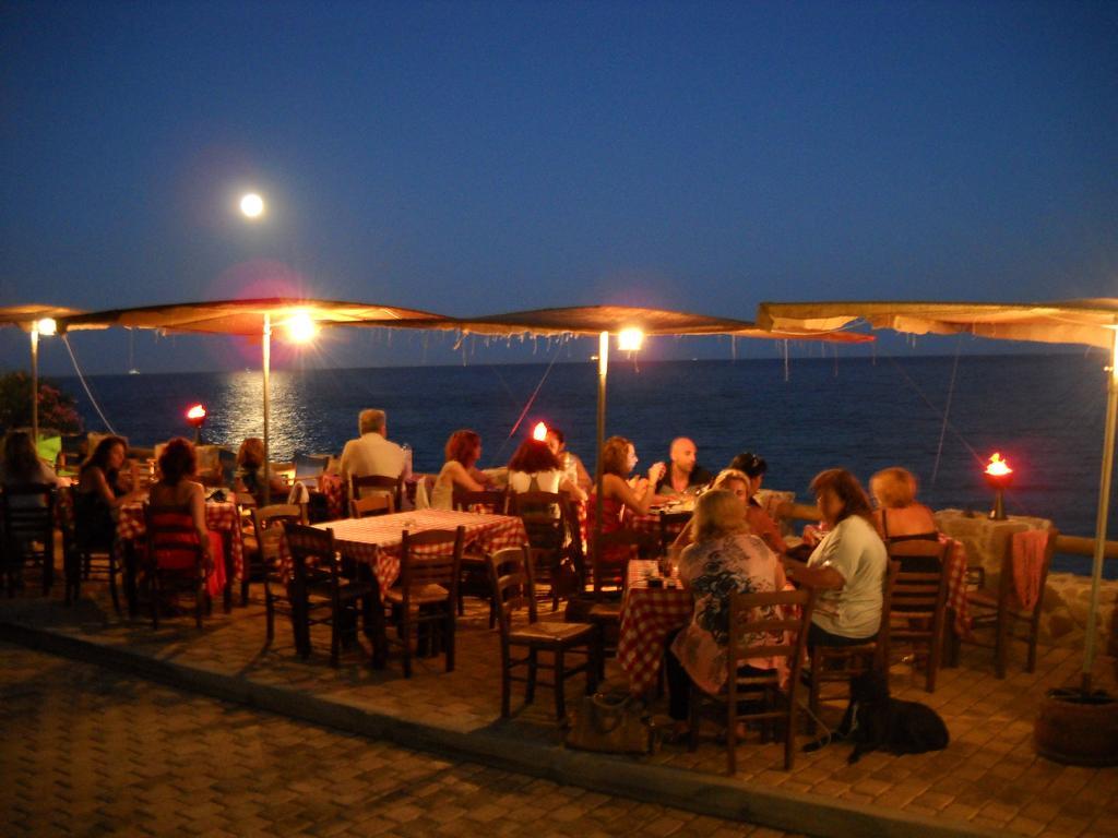 Argo Hotel Aegina Экстерьер фото